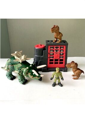 Imaginext Jurassic World Tank The Dinosaur, Capture Cage, T-Rex Action Figures